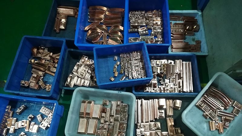 精密塑胶模具定制：如何确保精度与寿命