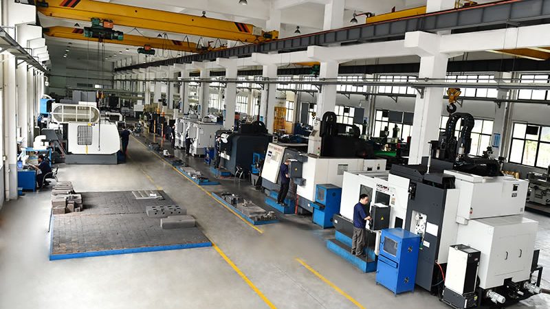 大型注塑模具定制：价格构成揭秘**